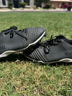 Ridell low top cleats